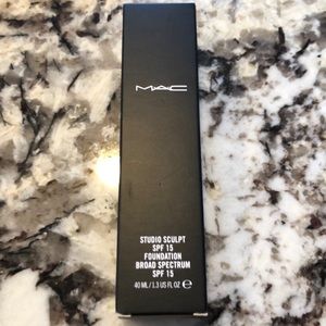 Mac studio sculpt SPF 15 foundation color nw15 new
